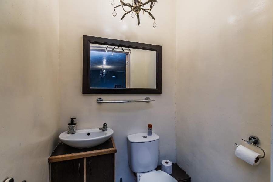 9 Bedroom Property for Sale in Nahoon Eastern Cape